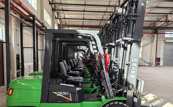 不同工况如何匹配酒泉叉车?从仓储到物流的解决方案 不同工况如何匹配酒泉叉车?从仓储到物流的解决方案